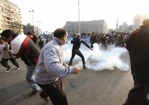 Egipto procesará a 142 personas por violencia frente a Embajada de EE.UU en El Cairo