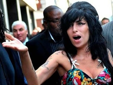 Amy Winehouse descansa en Londres