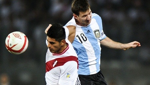 Carlos Zambrano desmintió haber insultado a Messi e Higuaín