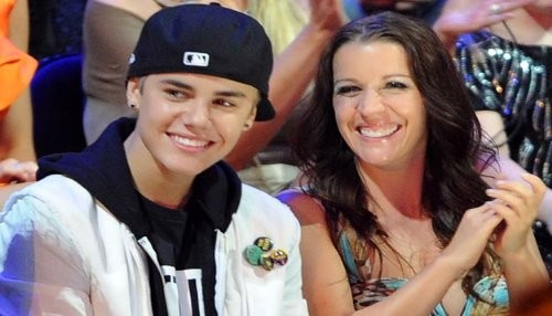 Justin Bieber extraña mucho a su madre cuando está de gira