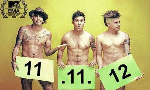 Adammo se desnuda en busca de votos para los premios MTV Europa