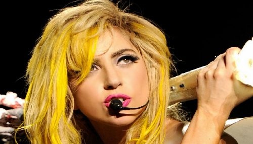 Lady Gaga insta a los fans a aceptar las fallas del cuerpo [FOTOS]