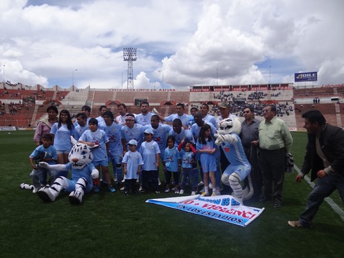 Real Garcilaso goleó por 3 a 0 al Alianza Lima