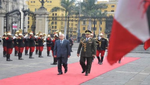 Perú y Argelia firman convenio educativo para formar especialistas en temas energéticos