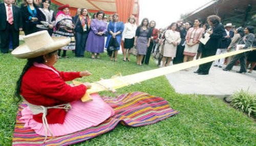 Primera Dama fue anfitriona en recorrido cultural con esposas de representantes del ASPA