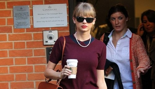 Taylor Swift se alista para los premios Teen de Radio 1 en Londres [FOTOS]