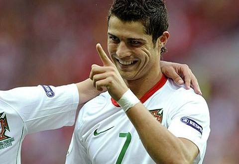 Cristiano Ronaldo estaría planeando boda con su novia