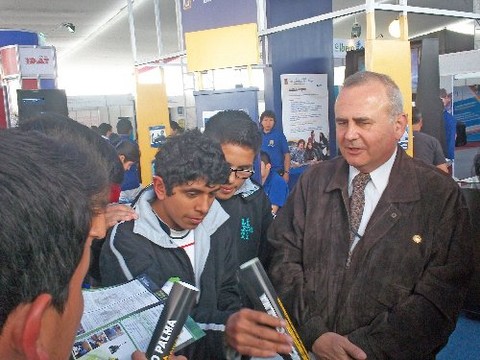 Minedu inaugura ferias educativas 'Materiales oportunos y bien usados, aprendizajes logrados'