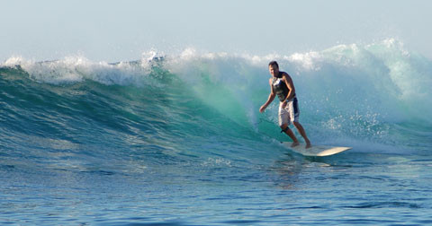 Álvaro Malpartida gana torneo de surf en Pucusana