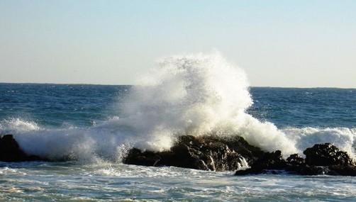 Oleajes anómalos presentes en el mar de Pisco