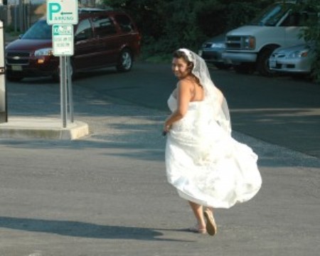 Novia es multada por no ir a su boda