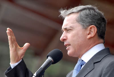 Uribe resaltó la minería peruana sobre la colombiana