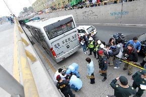 Bus del Metropolitano atropelló a persona en Centro de Lima