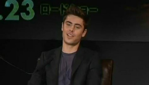 Zac Efron habló sobre la escena del beso con Michelle Pfeiffer (Video)