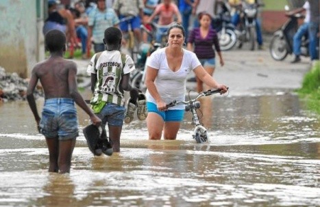 Sube a 159 el número de víctimas por lluvias en Colombia