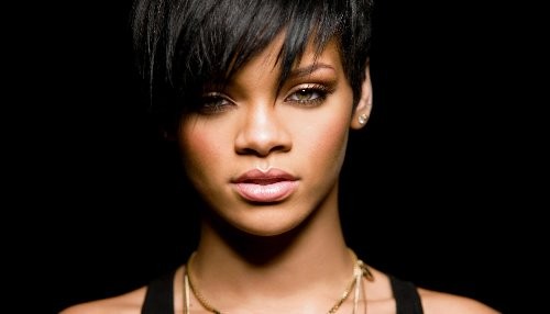 Rihanna habla sobre Robert Pattinson y Chris Brown