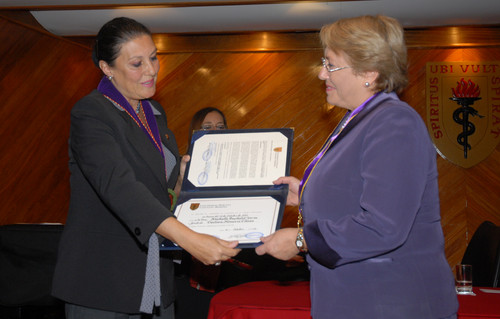 Michelle Bachelet es nombrada Doctora Honoris Causa por la UPCH