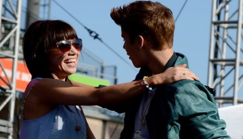 Justin Bieber muy cariñoso con Carly Rae Jepson durante su Believe Tour [FOTOS]