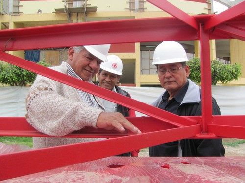 Con llegada de estructuras metálicas arranca techado del coliseo Lolo Fernández de Cañete