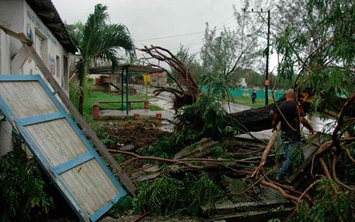 El huracán Sandy se dirige ahora a Estados Unidos