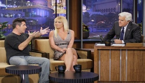 Britney Spears y Simon Cowell en The Tonight Show con Jay Leno [FOTOS]
