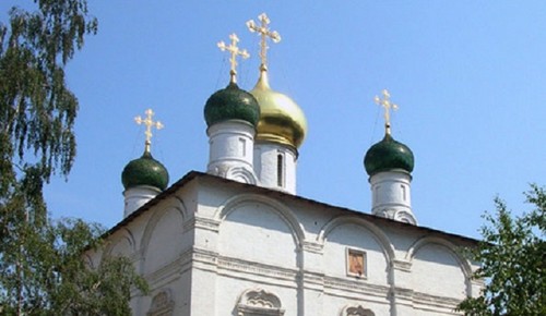 Rusia: descubren prostíbulo dentro de monasterio y lo cierran