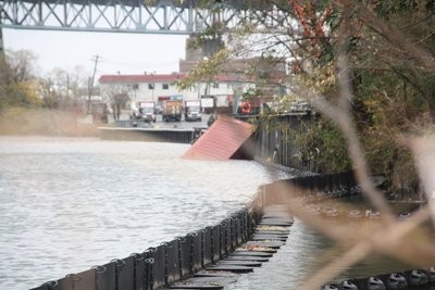 Inundaciones causadas por el Huracán Sandy vierten aguas residuales a Nueva York (Video)