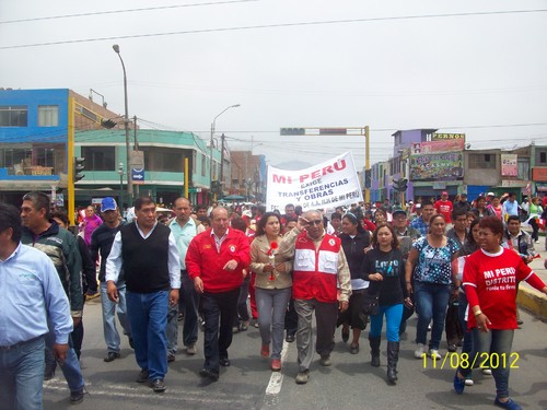 Pese a las dificultades pobladores de Mi Perú igual protestaron