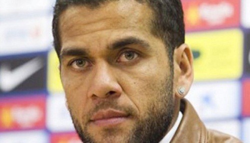 Dani Alves: Mientras Messi juegue, luchar por el Balón de Oro no tiene sentido