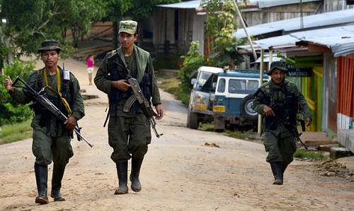 Juan Manuel Santos ofrece recompensas para capturar a cabezas de las FARC