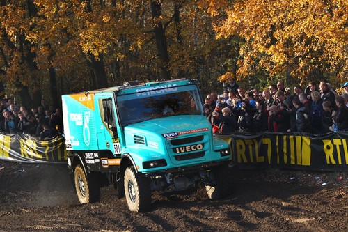 DAKAR 2013: En Eindhoven calientan los motores