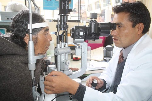 Hospital Departamental de Huancavelica alista campaña de operación de cataratas a personas ancianas