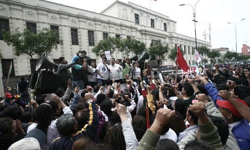 Aumento de sueldos a Maestros por la ley de Reforma Magisterial será desde el 1 de Enero