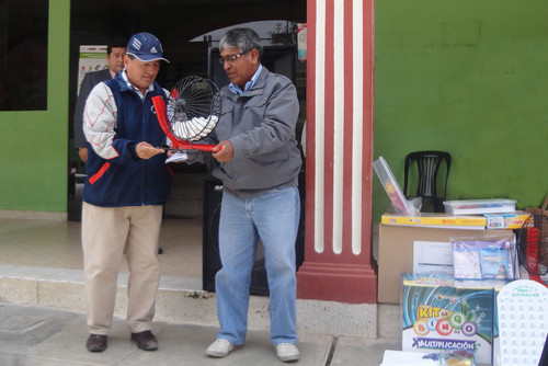 Gobierno Regional de Huancavelica entrega materiales educativos a instituciones educativas de Huaytará