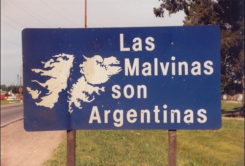 La Cumbre Iberoamericana de Cadiz rechaza refuerzo de la presencia militar británica en Las Malvinas