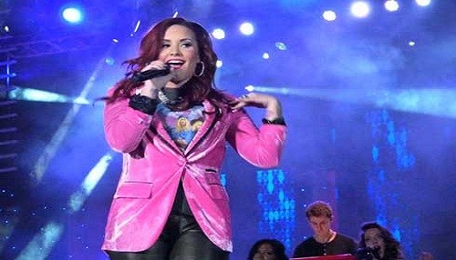 Demi Lovato se consuela con Logan Henderson