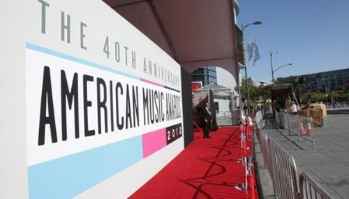 La alfombra roja de los American Music Awards 2012 [FOTOS]