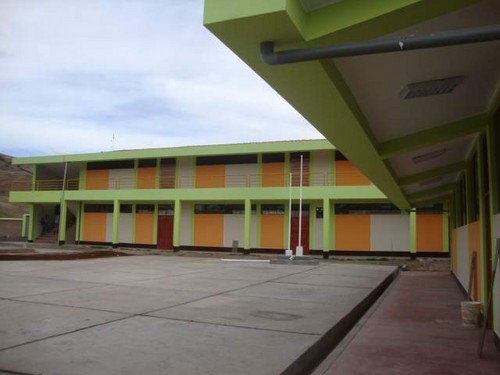 [Huancavelica] colegio rural en Marcas con equipamiento e infraestructura nueva