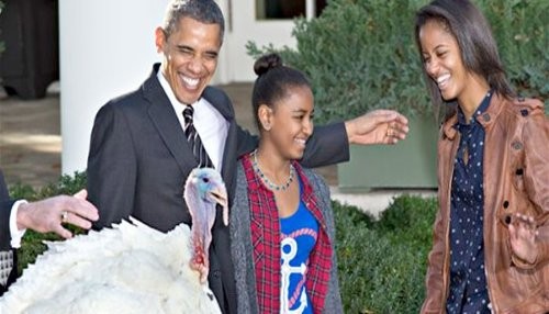 Obama continúa la tradición de Acción de Gracias