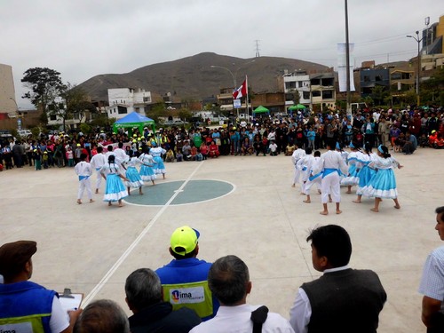 Vecinos de San Martin de Porres inauguran losas deportivas