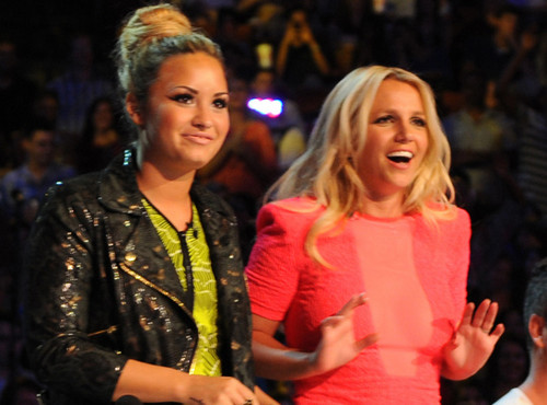 Demi Lovato y Britney Spears ni se miran en Factor X