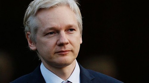 Julian Assange tendría afección pulmonar y necesitaría asistencia médica