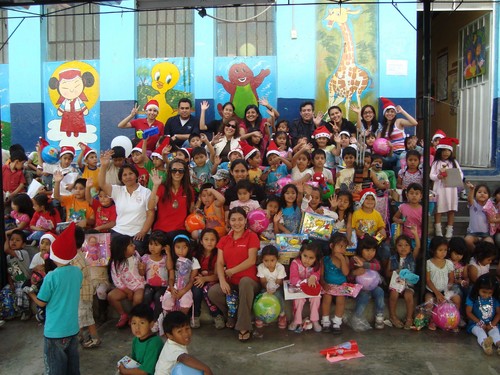 'Regala un juguete' para miles niños de nuestro país