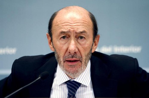 Rubalcaba a Mariano Rajoy: lo que le hace a los pensionistas es una vergüenza y un engaño