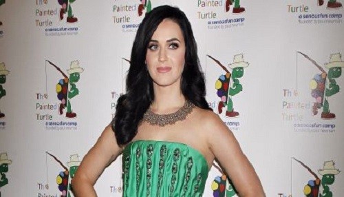 Katy Perry recibe premio por su apoyo a comunidad homosexual