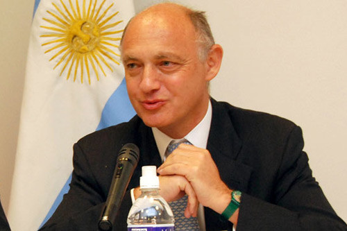 Argentina denuncia a España y Estados Unidos por obstaculizar el libre comercio