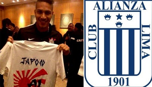 Paolo Guerrero posó con el polo de barra de Alianza Lima en Japón