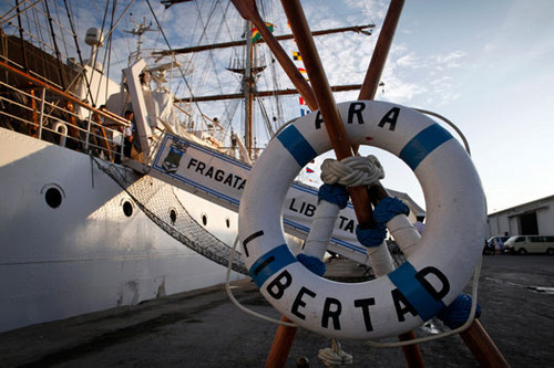 Le ordenan a Ghana liberar la  fragata argentina Liberta