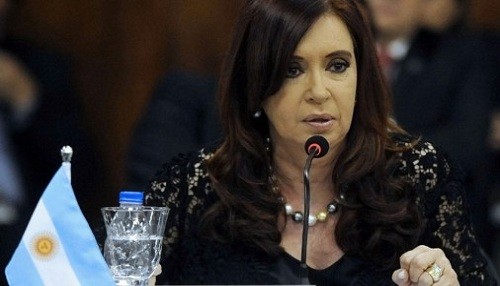 Cristina Fernández: Los intereses del país se defienden contra viento y marea