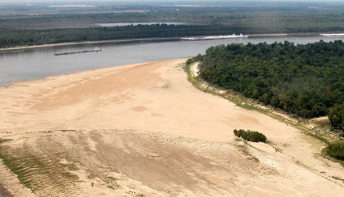 El río Mississippi innavegable a causa de la sequia